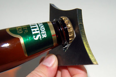 gussets_bottle_opener2.jpg gussets_bottle_opener2.jpg