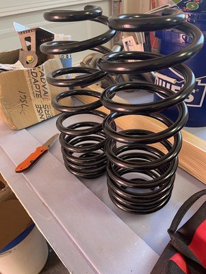 new rear jeep coil springs.jpg new rear jeep coil springs.jpg